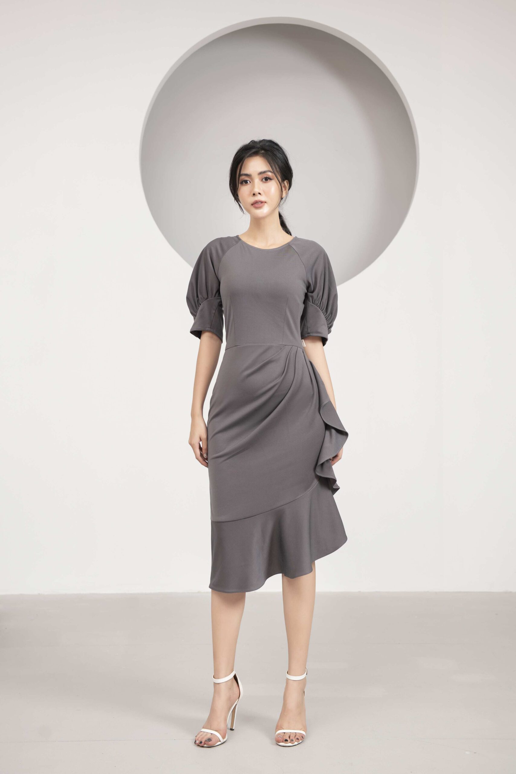 Đầm nữ đuôi cá GEMMI Fashion thiết kế cổ tròn tay bồng DK8421