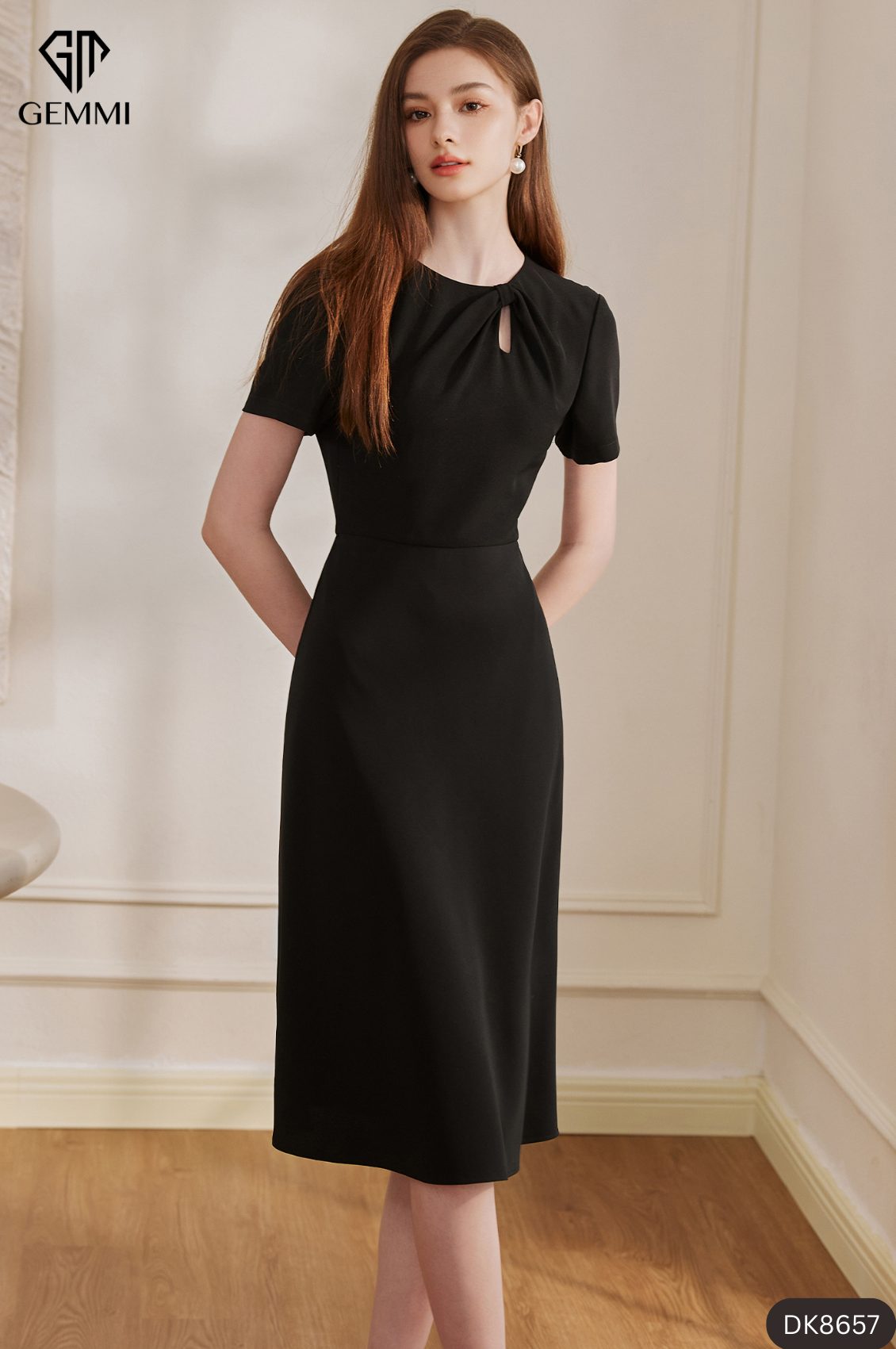 Đầm Đen Xoè Basic GEMMI Fashion, DK8657