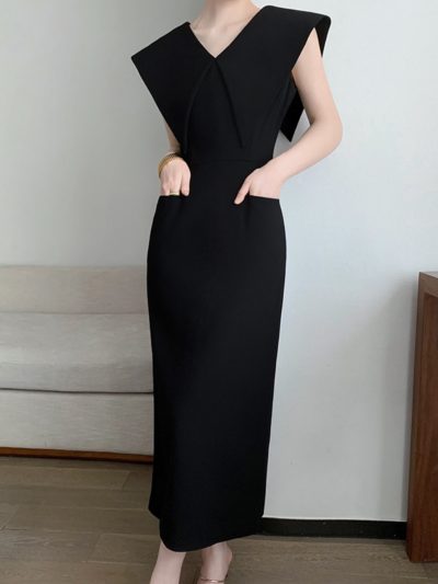 Đầm Đen Body Dáng Ôm Cổ V GEMMI Fashion, DK8674