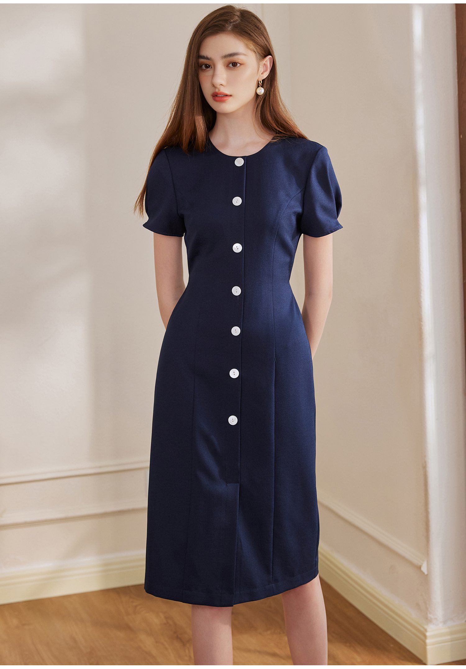 Đầm công sở cổ tròn tay ngắn GEMMI Fashion, DK8659