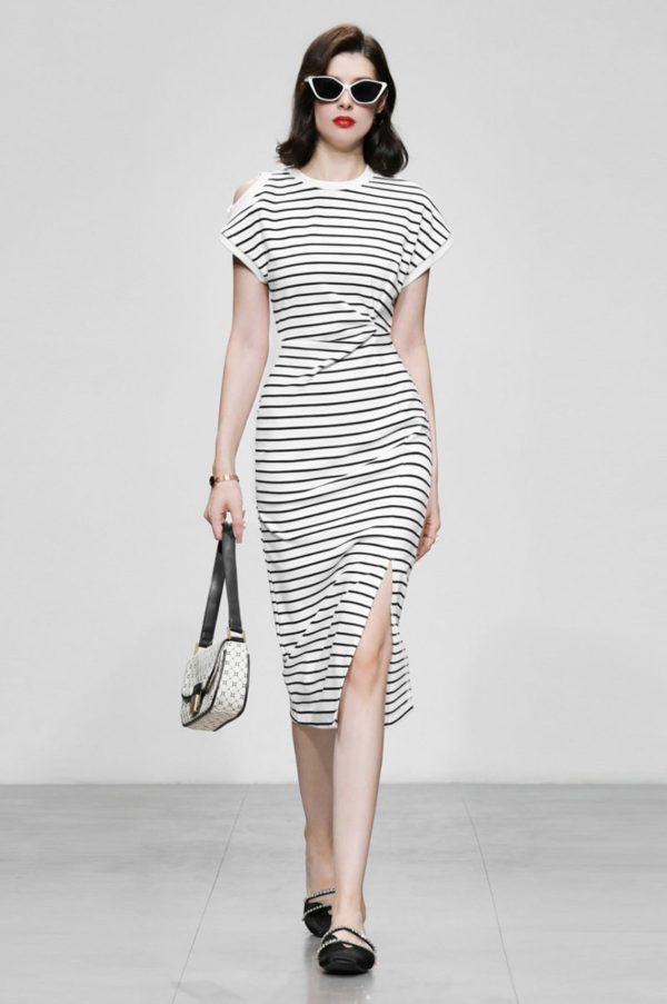 Đầm kẻ hở vai GEMMI Fashion, DK8715