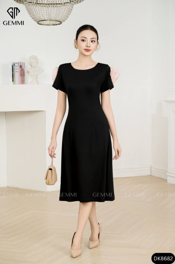 Đầm xoè phối hoa tay GEMMI Fashion, DK8682
