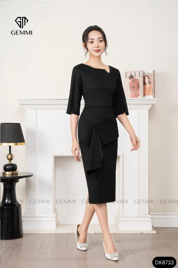 Đầm đen tay lỡ eo vạt lệch GEMMI, DK8733