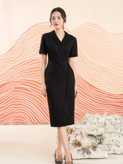 Đầm đen body cổ V xếp ly eo GEMMI, DK8735