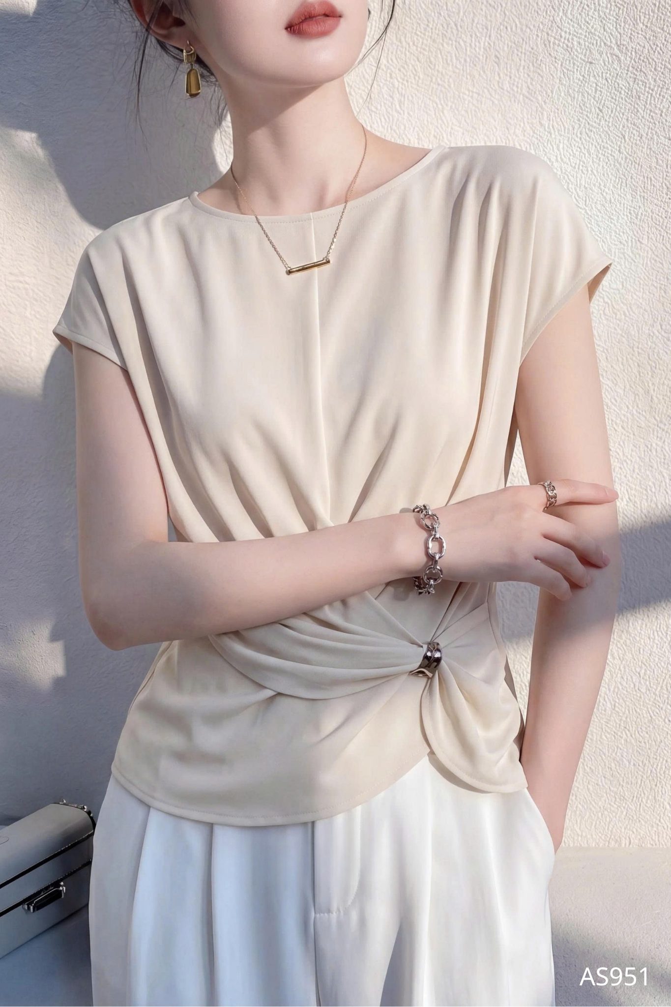 Áo Cổ Tròn Xếp Eo Tinh Tế - AS951